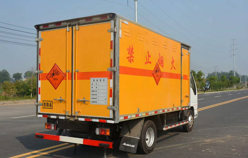 慶鈴五十鈴4米1(藍(lán)牌)爆破器材車(chē)