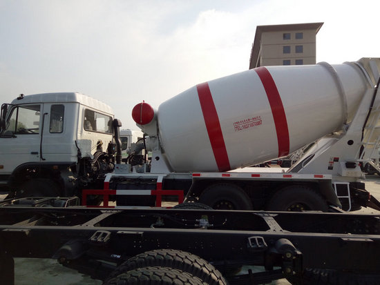 楚風(fēng)后八輪攪拌車(8/10方)