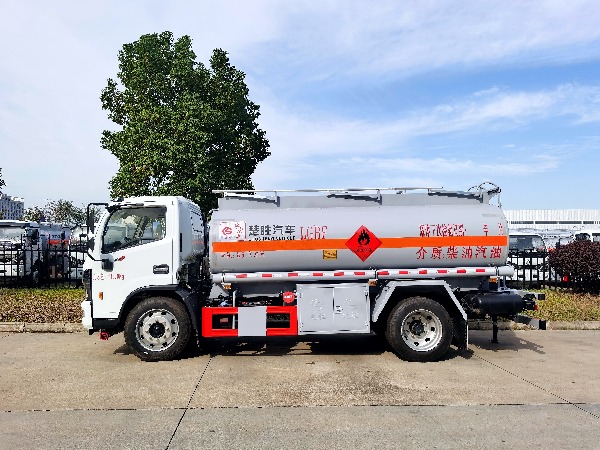 東風(fēng)8噸油罐車